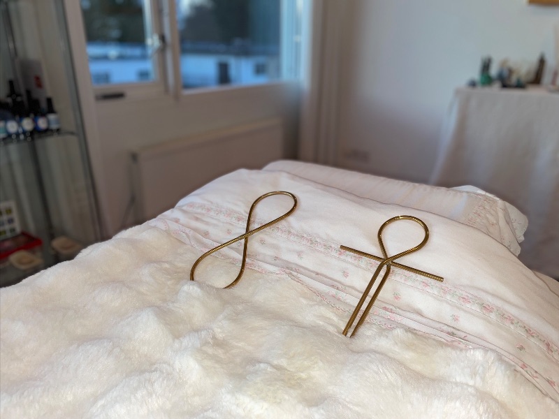 tweebenige ankh en lemniscaat van Vanessa Vink